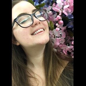 Meet your Posher, Katelyn